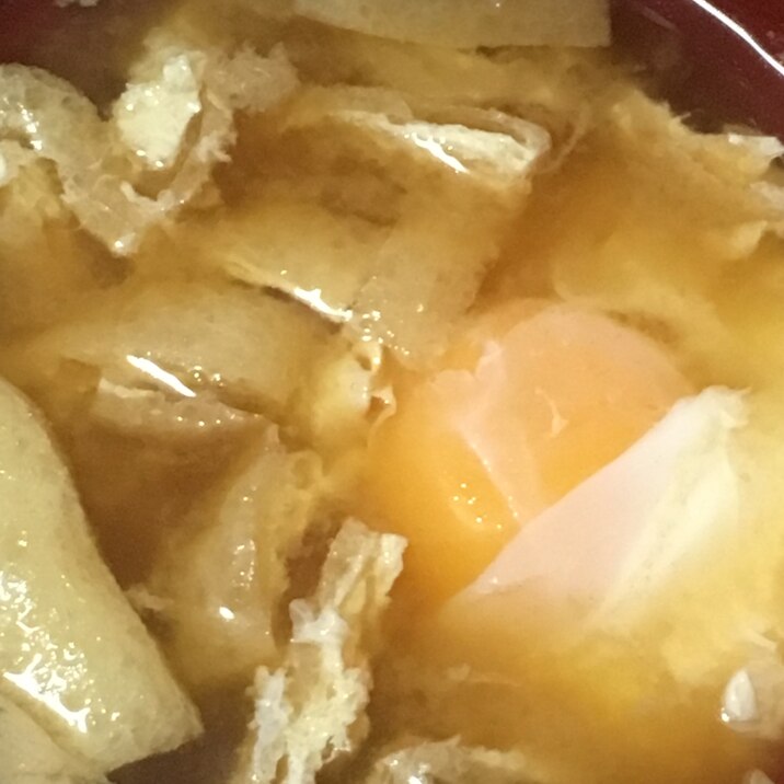 卵と油揚げの味噌汁